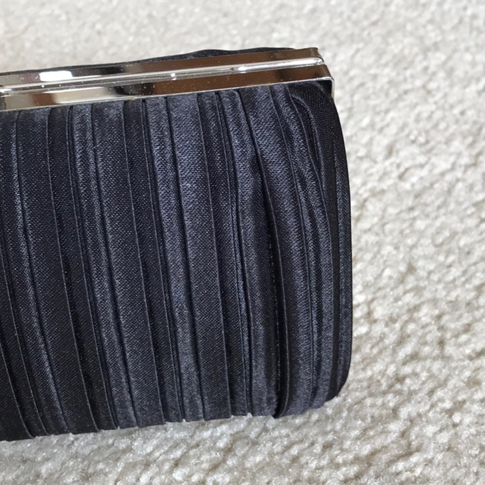 Small Evening Bag - Picture 6 of 6